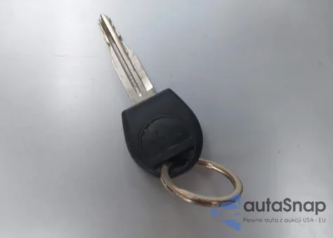 2005 Suzuki Forenza S из США, поврежденный, VIN KL5JD86Z65K111232